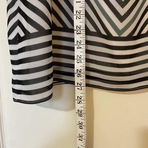 CAbi Black and White Fitted Camisole Top - Picture 5 of 8